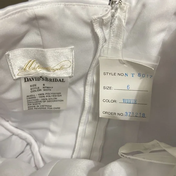 David’s Bridal Wedding Dress Size 6 - Picture 14 of 14